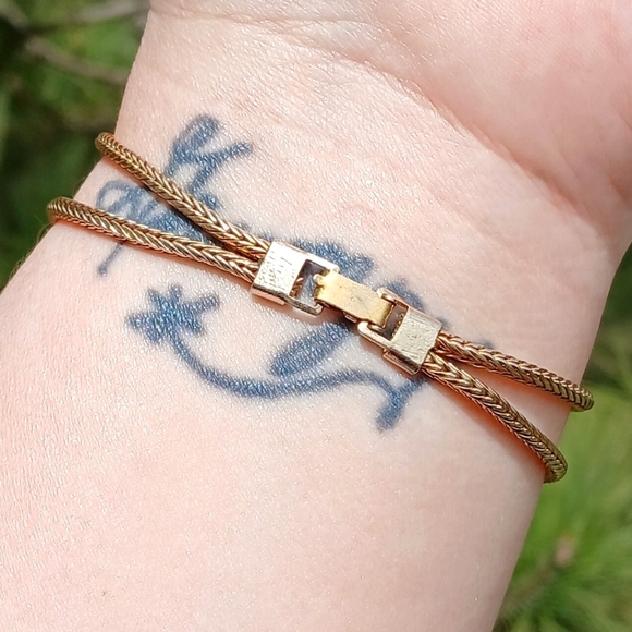 Vintage Gold Tone Bracelet With Purple Glass Flower Unsigned 7.5" - Picture 7 of 11